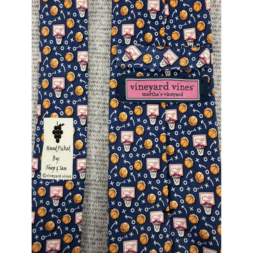 Vineyard Vines Mens Navy Blue Basketball Silk Tie Hoop Game Strategy USA Made